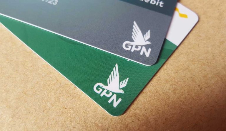 kekurangan kartu debit